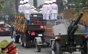 Le Vietnam  fait ses adieux  au général Giap
