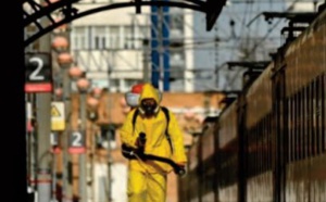 Moscou ferme ses services non essentiels en pleine flambée de Covid