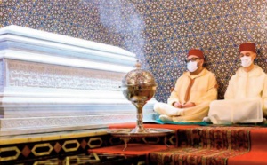 S.M le Roi commémore l'anniversaire de la disparition de Feu S.M le Roi Hassan II