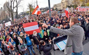 La protestation se durcit face aux mesures anti-Covid