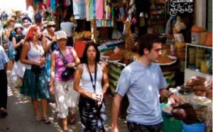 La CNT appelle à la mise en place d'un “ nouveau pacte responsable ” face au variant Omicron