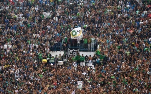 “Une marée verte” submerge Agadir