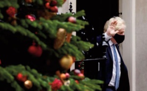 Boris Johnson admet sa présence à une fête pendant le confinement et s'excuse