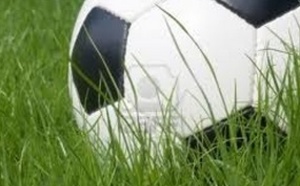 Khénifra tombe à Laâyoune mais se  maintient en pole position