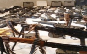 La découverte d’une importante cache d’armes du Polisario  met Alger dans l’embarras