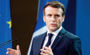 Sur la vaccination, le président français Macron prend un risque très calculé