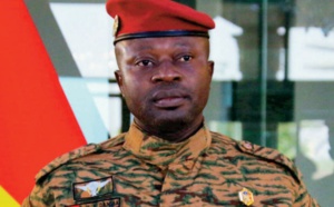 Le nouvel homme fort du Burkina issu d'un putsch investi président