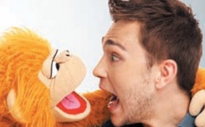 “L’homme au singe survolté” au Studio des arts vivants