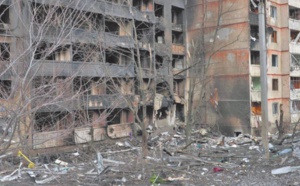 L'armée russe bombarde Kharkiv et resserre l'étau sur Kiev