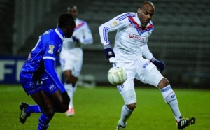 Lyon sans briller rejoint le PSG en finale