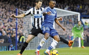 Le hat-trick de Hazard propulse Chelsea en tête