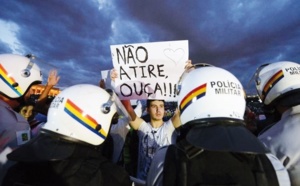 La Fifa favorable à ce que la police  contrôle les manifestations