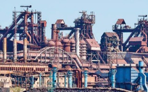 Première évacuation de civils de l'usine Azovstal à Marioupol