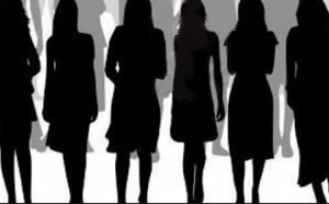 Plus de 50% de femmes vivaient seules en 2012