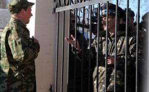 Kiev décide de transférer ses troupes de Crimée  vers l'Ukraine continentale