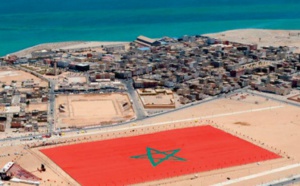 Le Royaume garantit à tous les Sahraouis à l'extérieur comme à l'intérieur,toute leur place et tout leur rôle,sans discrimination, ni exclusive, dans les instances et institutions de la région