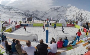 Snow volleyball: sous les sommets, la plage