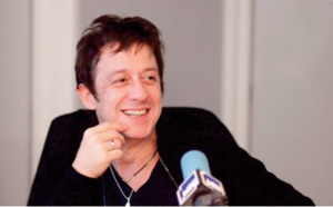 Eric Serra, compositeur du “Grand Bleu ” , révèle avoir eu un cancer fulgurant