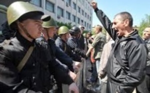 Table ronde à Kiev sans les séparatistes pro-russes