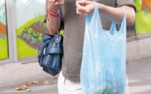 La lutte contre les sacs en plastique continue