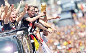 Foule à Berlin pour acclamer la Nationalmannschaft