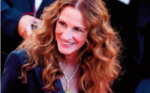 Julia Roberts raconte qu ' un dermatologue lui a conseillé de «combler» ses rides du sourire