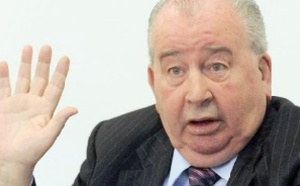 Blatter attristé par le décès de Grondona