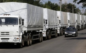 Les premiers camions russes du convoi humanitaire franchissent la frontière ukrainienne sans autorisation