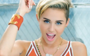 ​Miley Cyrus organise une fête de Noël pour les sans-abri