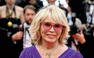 Amanda Lear révèle combien lui a rapporté la pub Chanel qui a utilisé sa chanson Follow Me