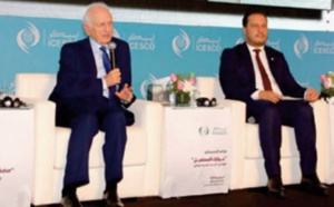 André Azoulay s’exprimant au siège de l’ICESCO