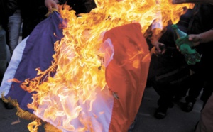 Polémique autour du drapeau français brûlé à Ajaccio et remplacé par celui du Maroc