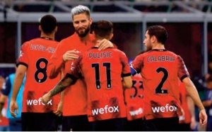 Pulisic et Giroud propulsent l'AC Milan en tête