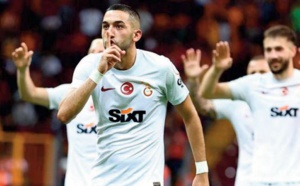 Hakim Ziyech marque son premier but avec Galatasaray et sort blessé