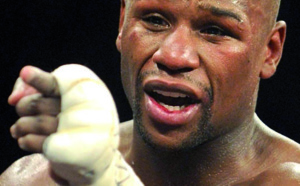 Mayweather gère et touche le jackpot lors du “Combat du siècle”