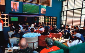 Les cafés de la capitale mettent le paquet pour bien accueillir les supporters des Lions de l'Atlas