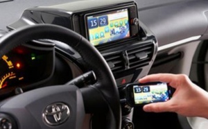 Des géants de l’automobile veulent connecter voiture et smartphone