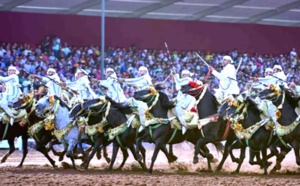 Une illustration de l’intérêt porté aux traditions équestres, élément essentiel de l’identité culturelle du Royaume