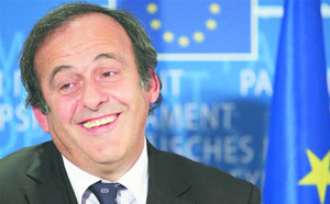 Michel Platini se porte candidat  à la présidence de la Fifa