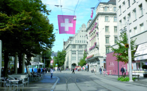 Lourde perte en Suisse  à cause du franc fort Lourde perte en Suisse  à cause du franc fort