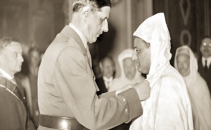 Inauguration à Paris d'une plaque en hommage à feu SM Mohammed V, Compagnon de la Libération