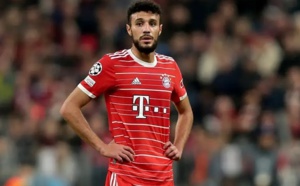 Noussair Mazraoui sur les tablettes de Manchester United