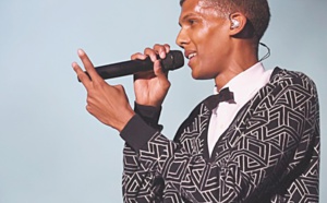 Stromae chante dans le métro à New York mais les gens s’en fichent