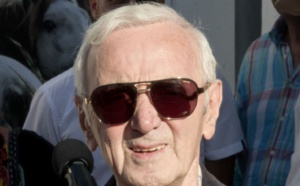 Charles Aznavour veut accueillir des migrants chez lui