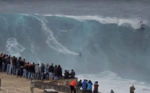 Miraculée, une surfeuse brésilienne défie à nouveau “les plus grosses vagues du monde”