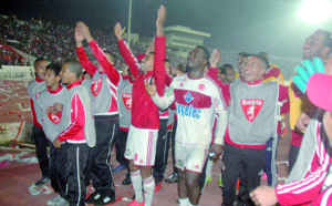 Le WAC domine le premier tiers du championnat et les arbitres s’illustrent par leurs bourdes