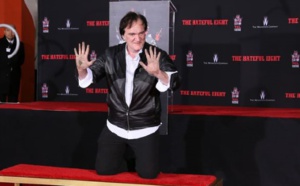 Quentin Tarantino laisse ses empreintes sur un trottoir de Hollywood