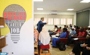 Master class à Laâyoune sur l'innovation technologique et l'intelligence artificielle et économique Master class à Laâyoune sur l'innovation technologique et l'intelligence artificielle et économique