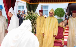 Sa Majesté le Roi préside à M'diq une réception à l'occasion de la glorieuse Fête du Trône
