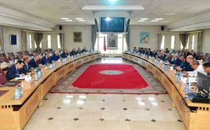 Le ministre de l’Intérieur tient deux réunions avec les dirigeants des partis politiques sur les prochaines élections législatives